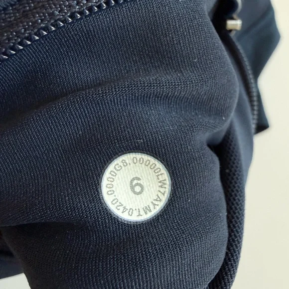 Lululemon Speed Up Mid-Rise Short - Picture 3 of 10